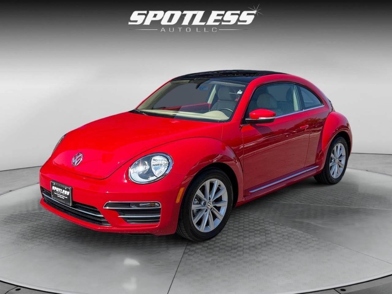 2019 Volkswagen Beetle SE — Coupe — 5,419 mi — San Antonio, TX