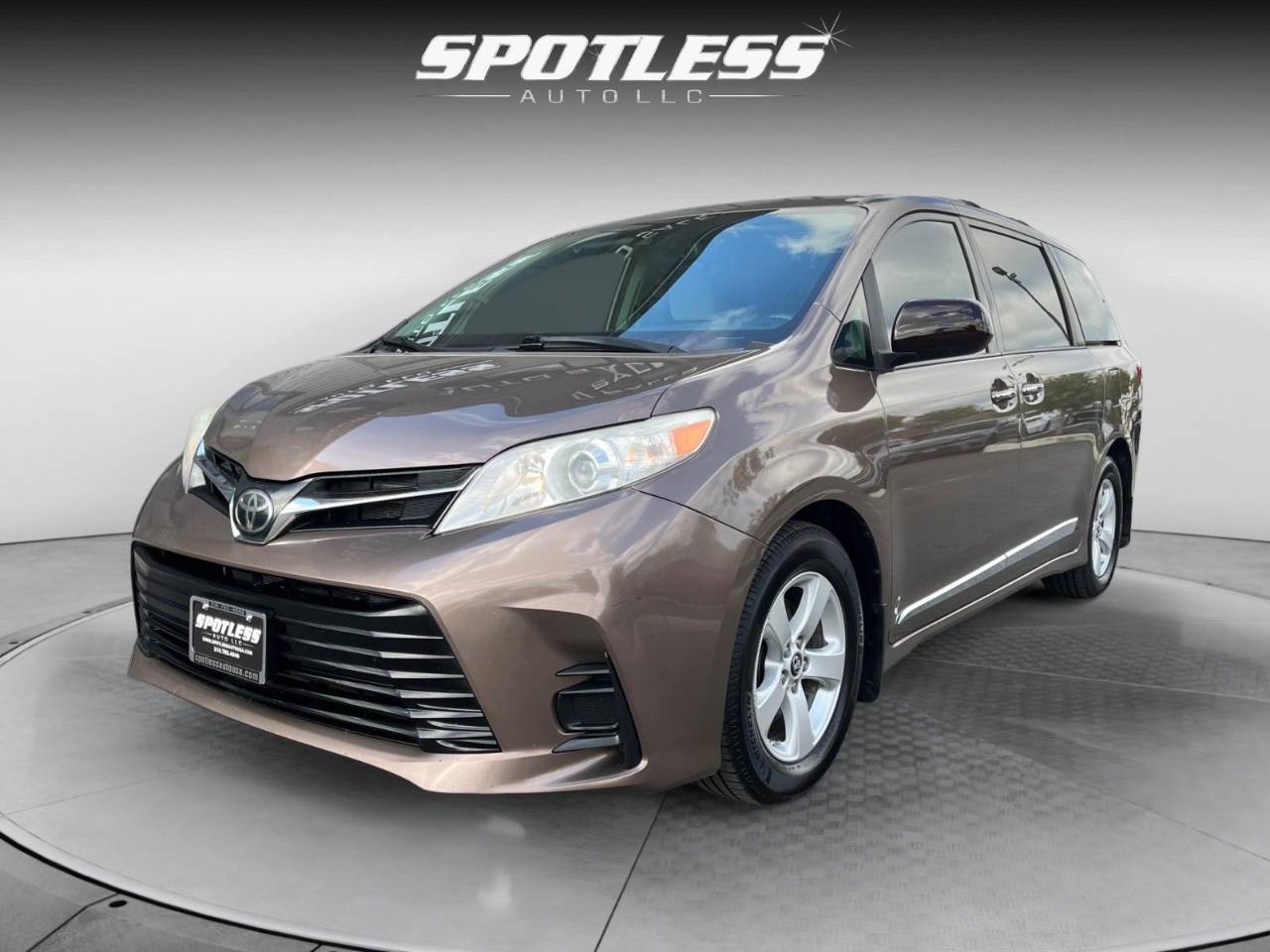 2020 Toyota Sienna LE — Minivan — 184,819 mi — San Antonio, TX