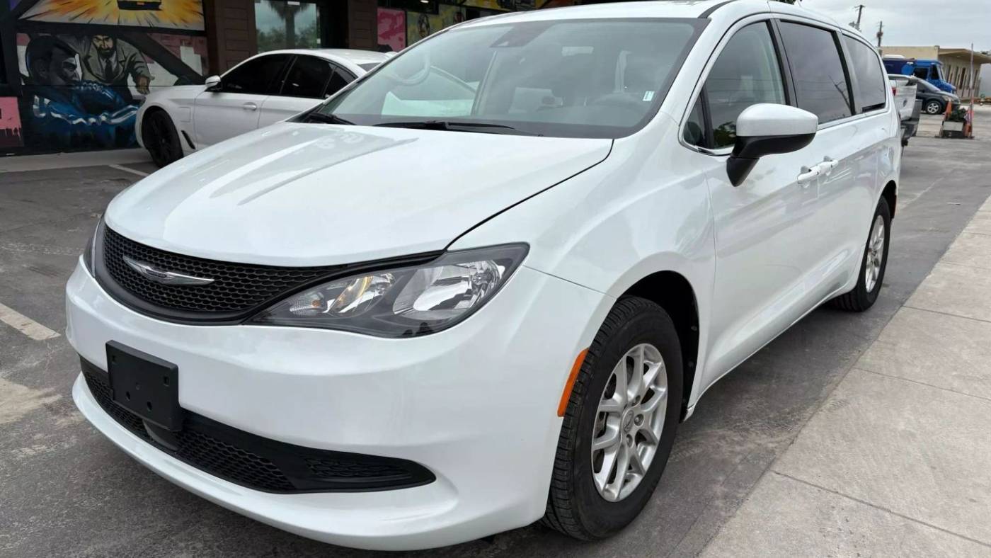 2023 Chrysler Voyager LX — Minivan — 52,066 mi — Hollywood, FL