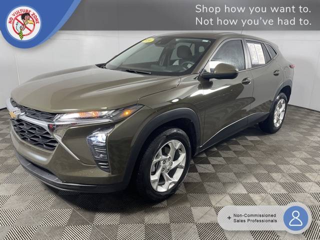 2024 Chevrolet Trax LS — SUV — 32,415 mi — Columbus, IN