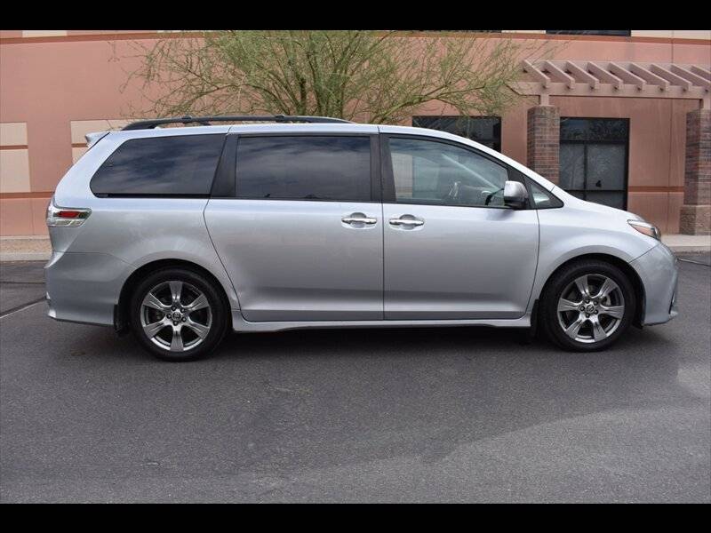 2018 Toyota Sienna SE — Minivan — 100,999 mi — Mesa, AZ