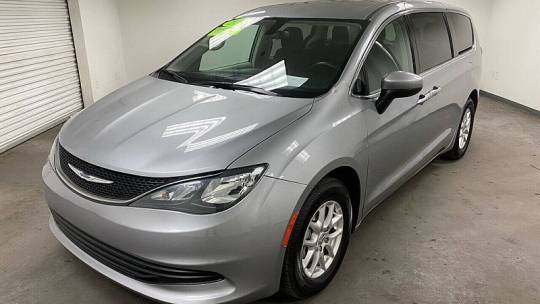 2020 Chrysler Voyager LX
