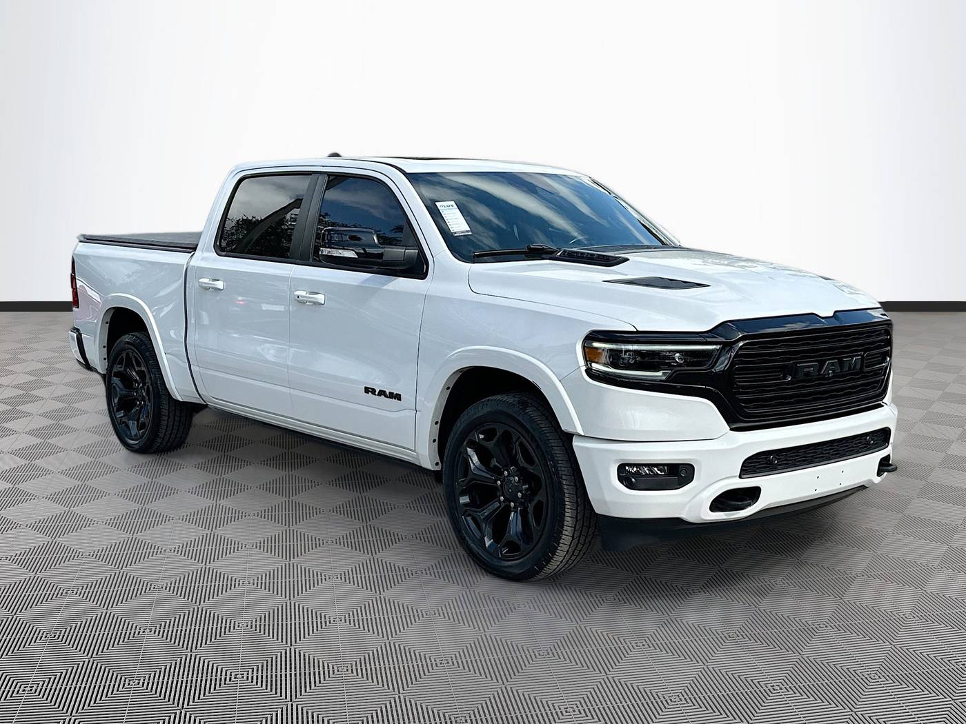 2022 Ram 1500 Limited — Pickup Truck — 11,061 mi — Coconut Creek, FL