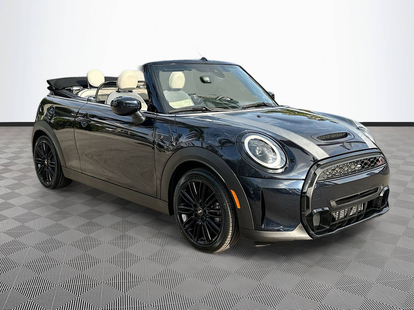 2022 MINI Convertible Cooper S — Convertible — 19,505 mi — Coconut Creek, FL