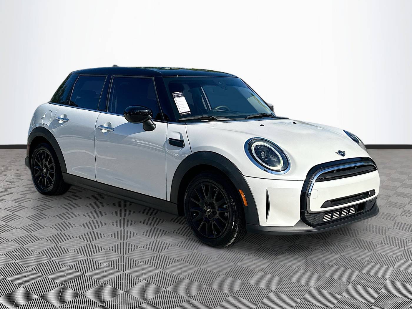 2023 MINI Hardtop Cooper Classic — Hatchback — 17,937 mi — Coconut Creek, FL