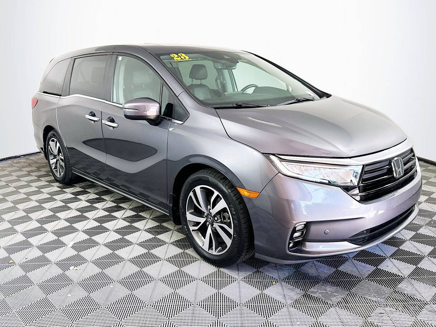 2023 Honda Odyssey Touring — Minivan — 25,341 mi — Miami, FL