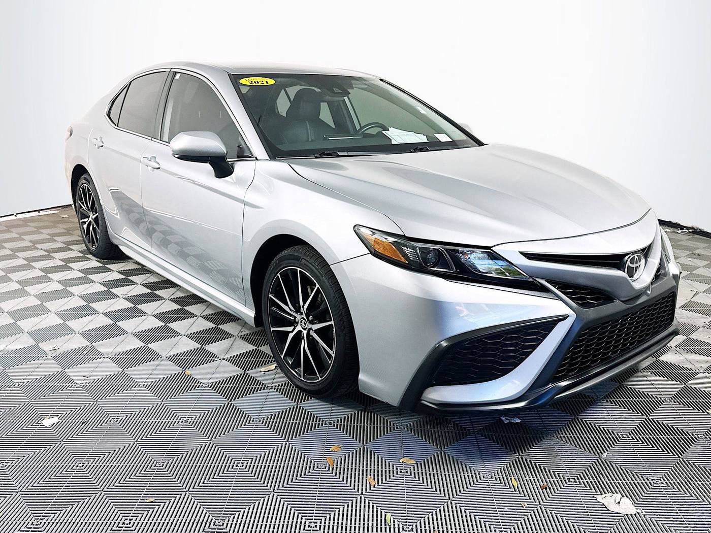 2021 Toyota Camry SE — Sedan — 34,729 mi — Miami, FL