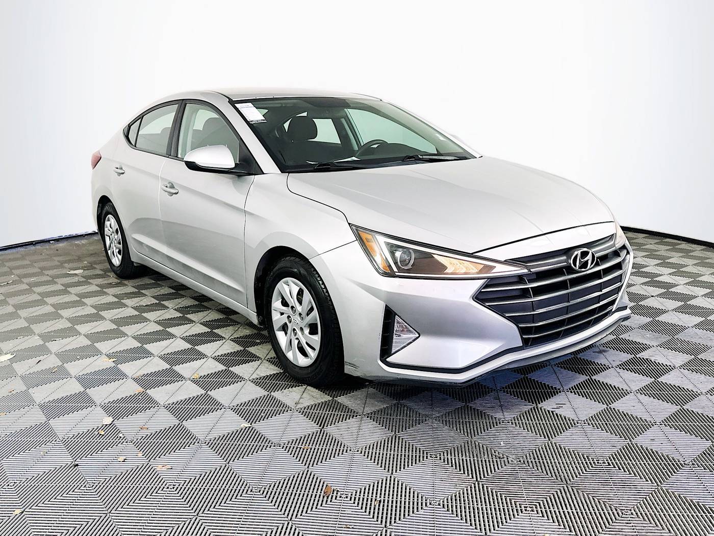 2019 Hyundai Elantra SE — Sedan — 116,535 mi — Miami, FL