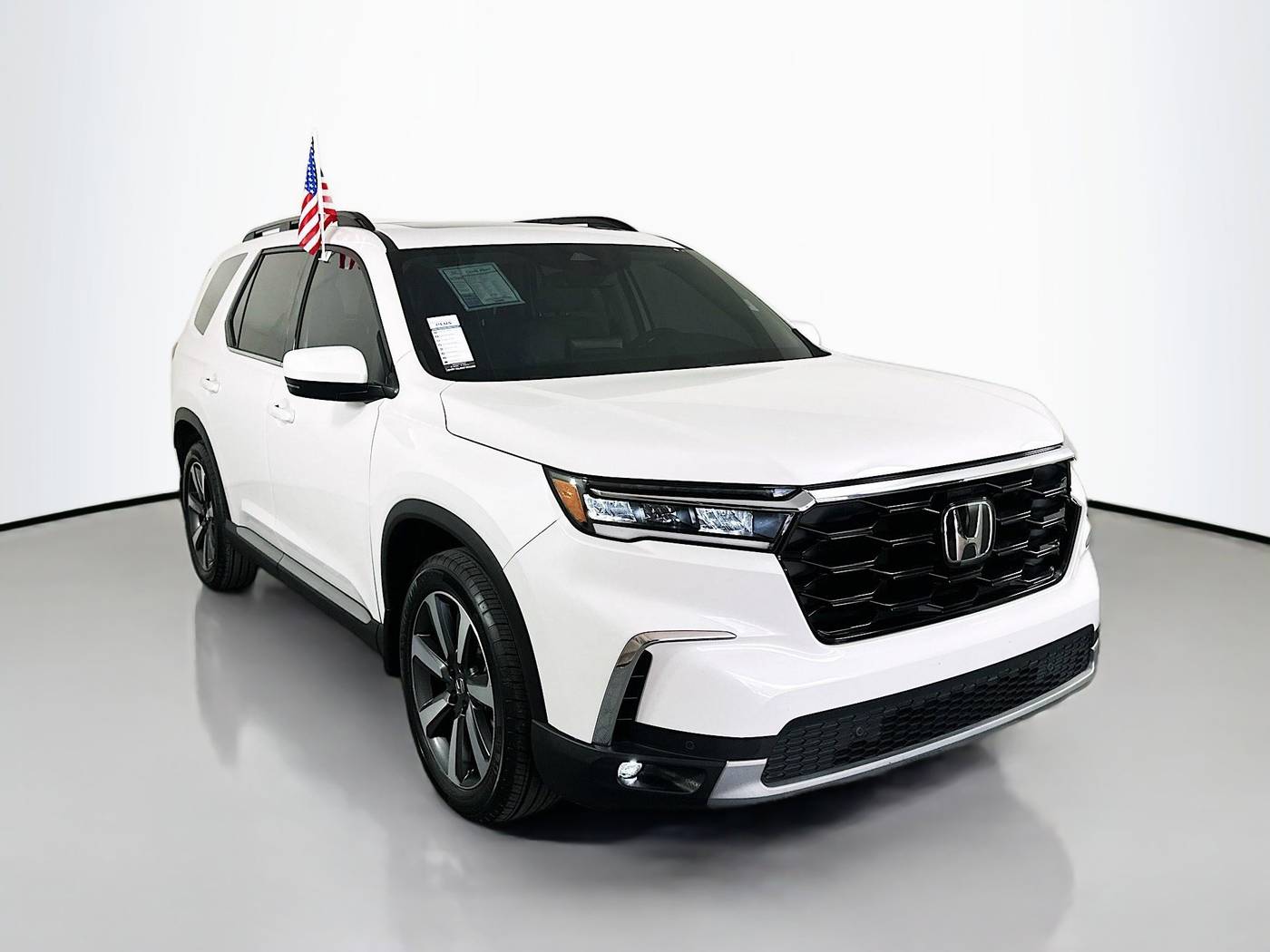 2025 Honda Pilot Touring — SUV — 13,975 mi — Miami, FL