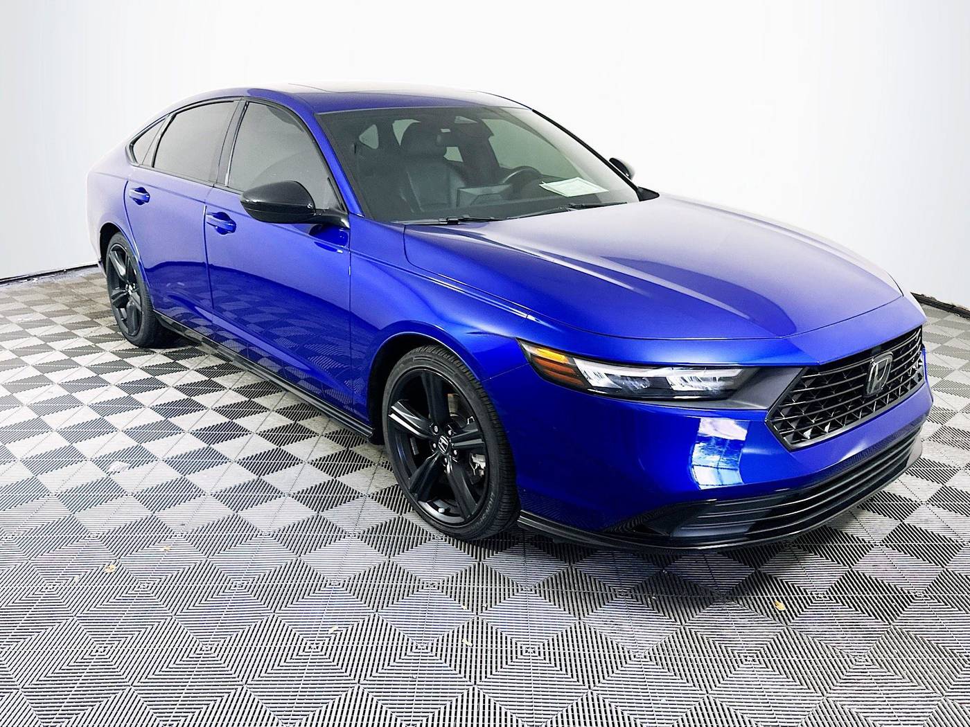 2023 Honda Accord Hybrid Sport-L — Sedan — 17,167 mi — Miami, FL