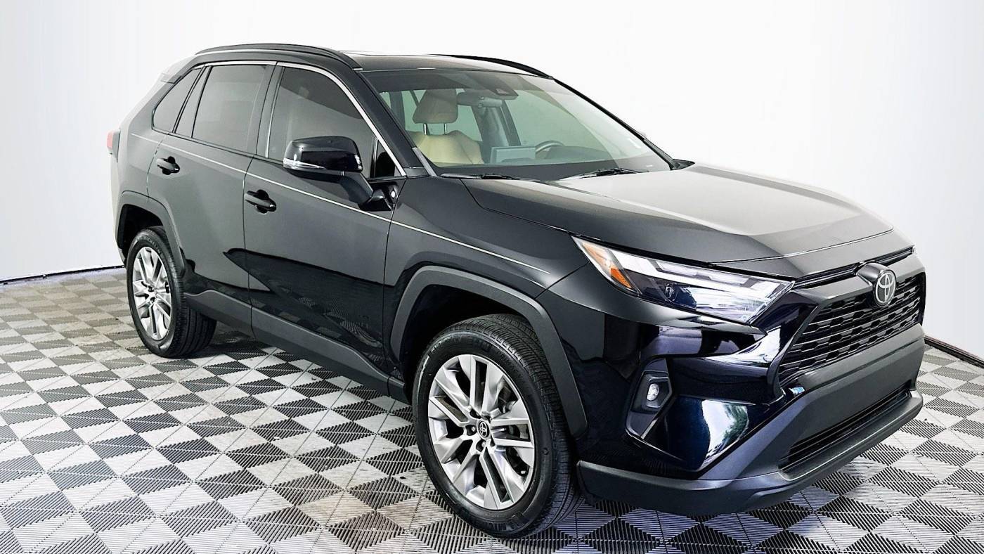 2022 Toyota RAV4 XLE Premium — SUV — 24,664 mi — Miami, FL
