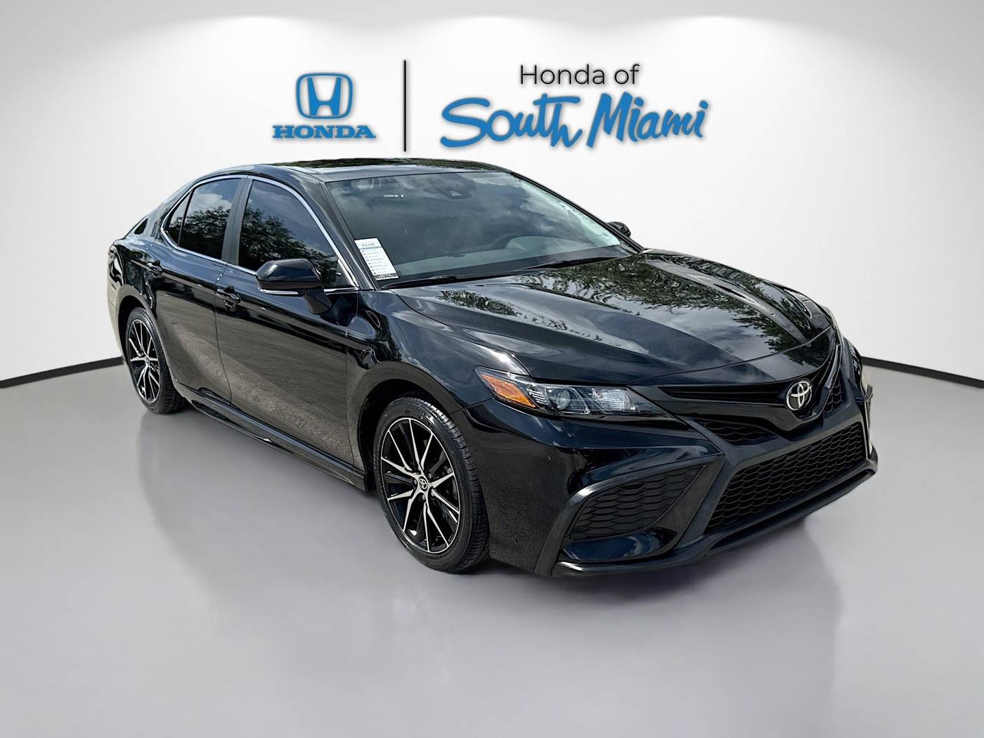 2022 Toyota Camry SE — Sedan — 26,977 mi — Miami, FL