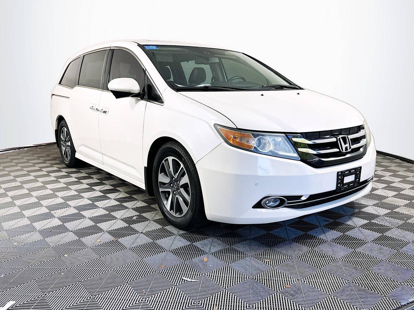 2015 Honda Odyssey Touring Elite — Minivan — 89,959 mi — Miami, FL