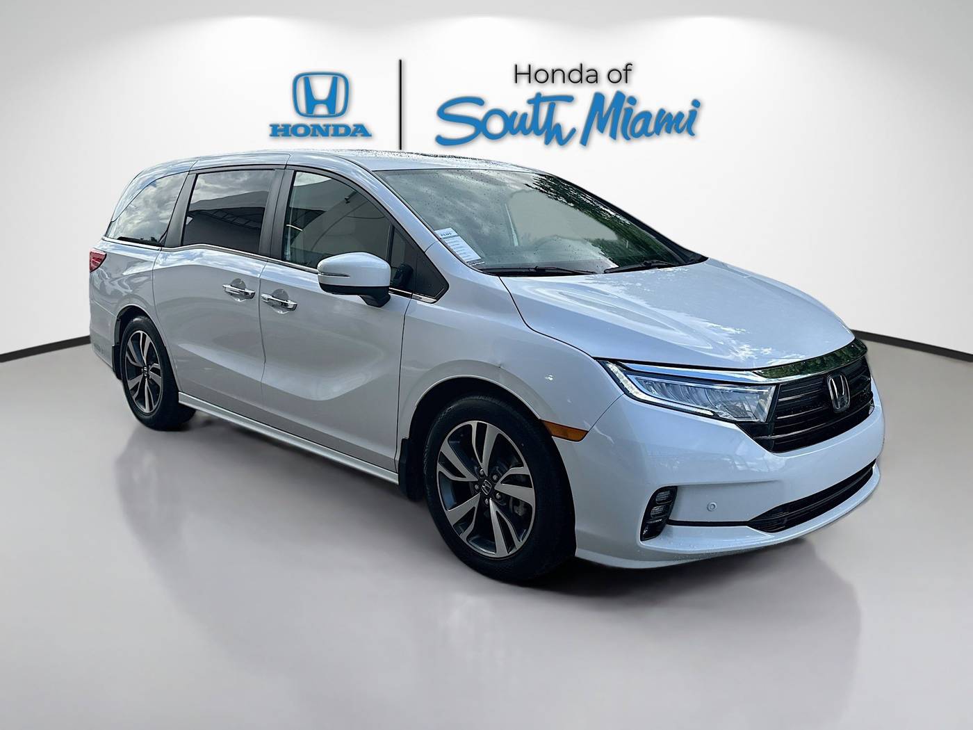 2023 Honda Odyssey Touring — Minivan — 27,194 mi — Miami, FL