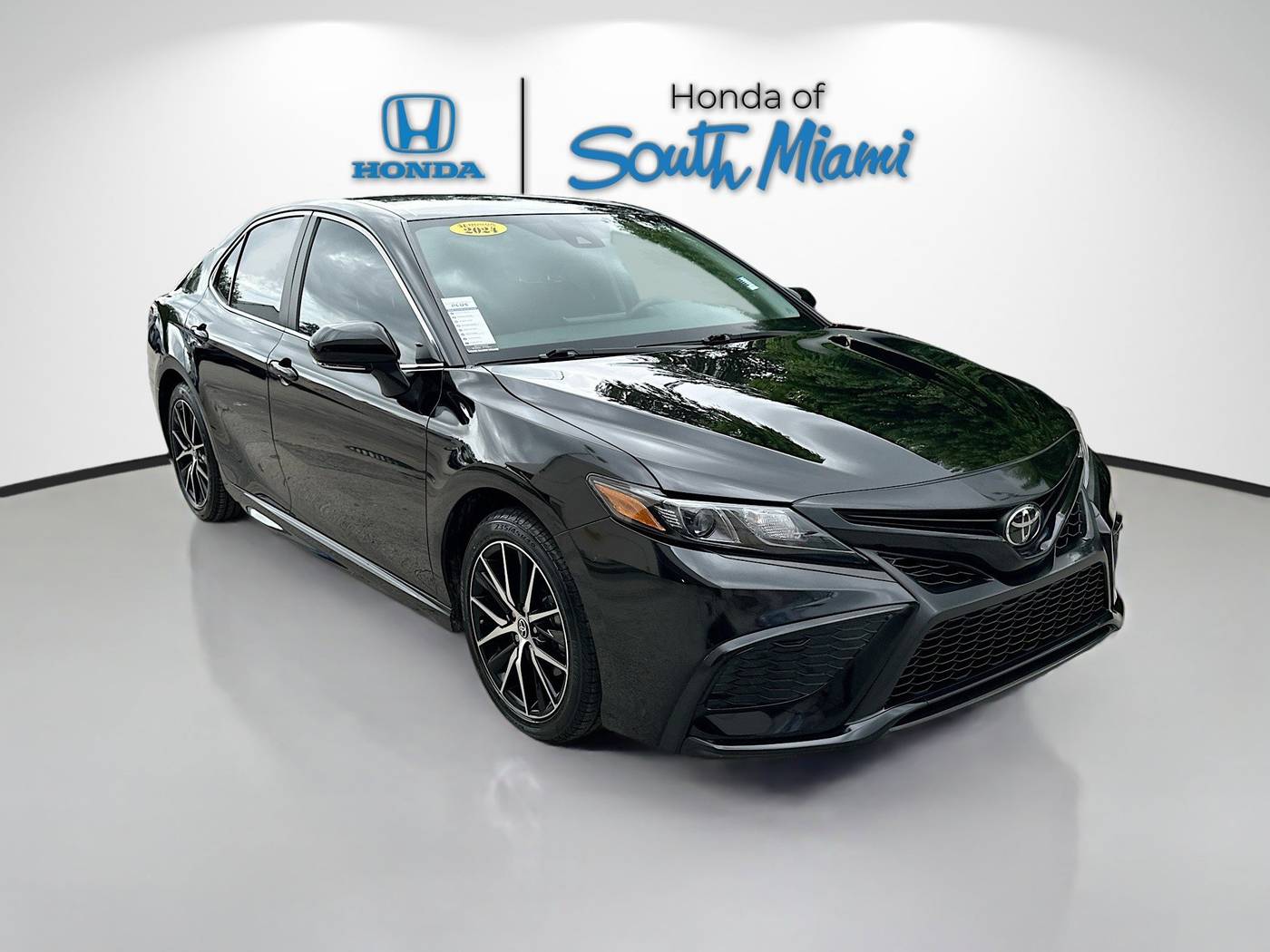 2024 Toyota Camry SE — Sedan — 30,413 mi — Miami, FL