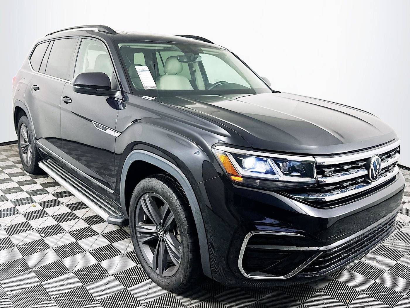 2021 Volkswagen Atlas SE with Technology R-Line — SUV — 44,361 mi — Miami, FL