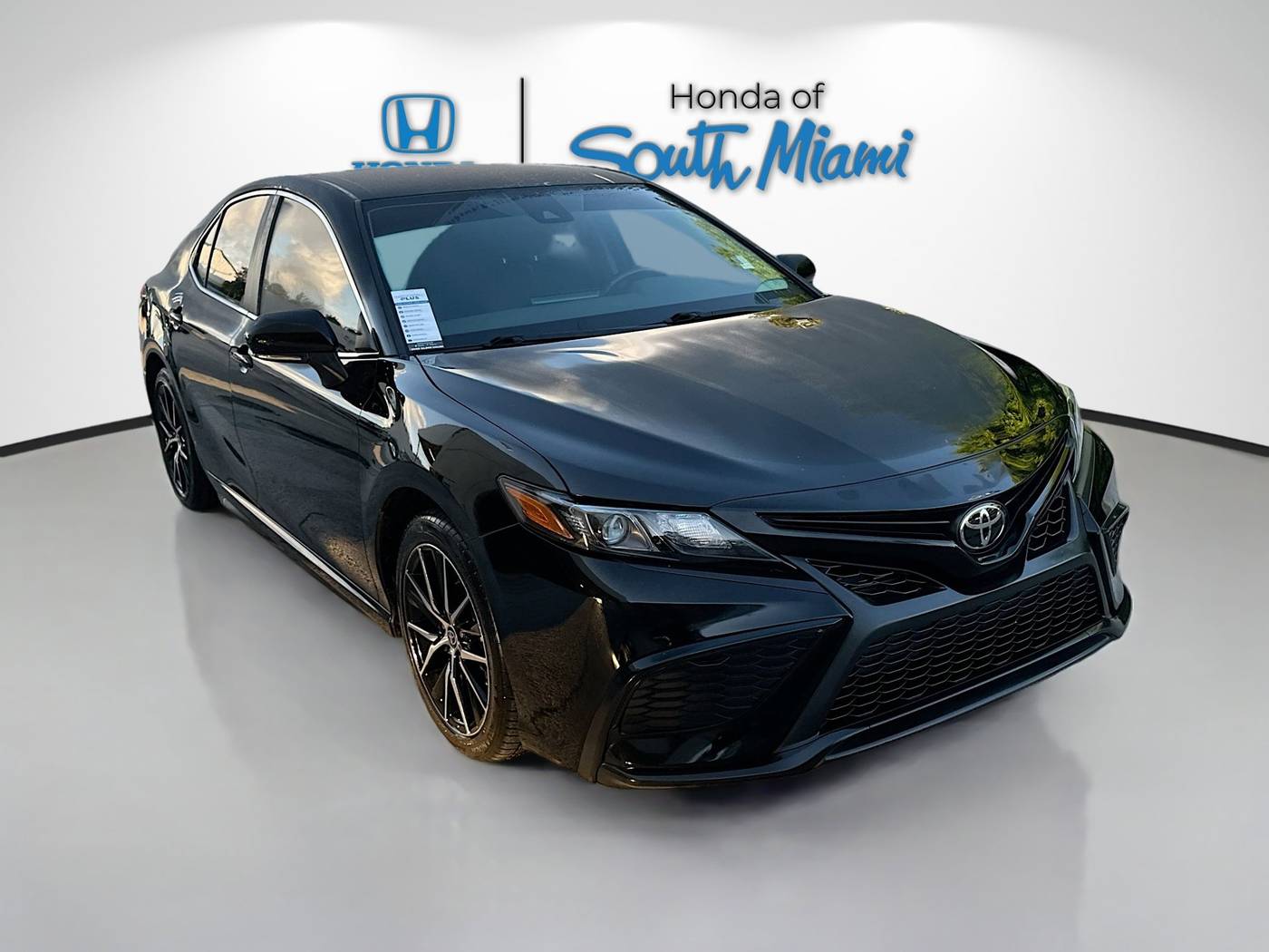 2024 Toyota Camry SE — Sedan — 26,012 mi — Miami, FL