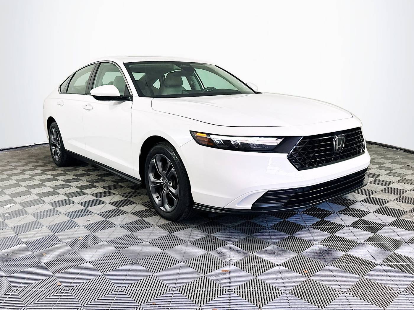2023 Honda Accord EX — Sedan — 13,853 mi — Miami, FL