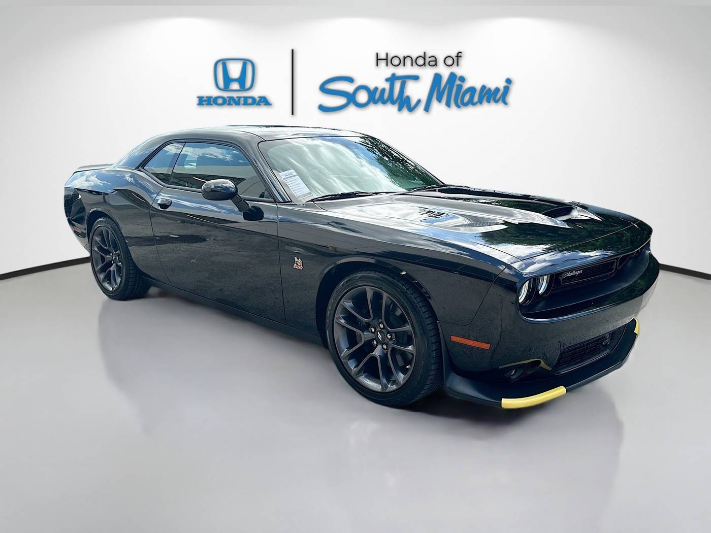 2023 Dodge Challenger R/T Scat Pack — Coupe — 114 mi — Miami, FL