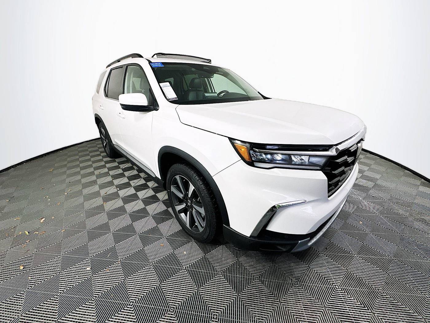 2023 Honda Pilot Touring — SUV — 21,107 mi — Miami, FL