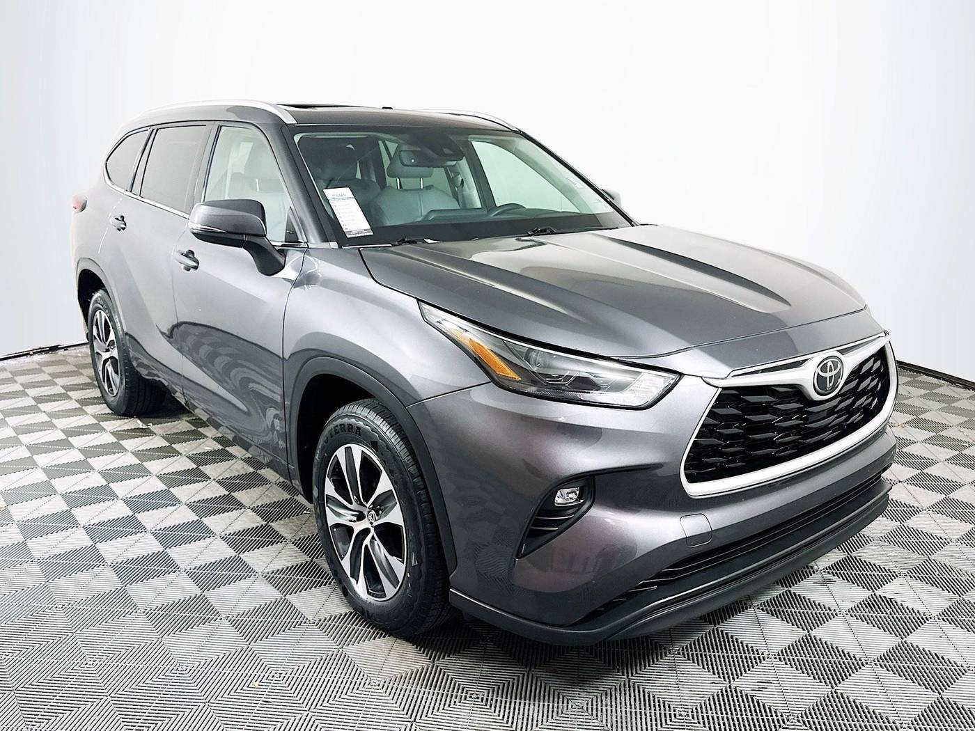 2022 Toyota Highlander XLE — SUV — 26,485 mi — Miami, FL