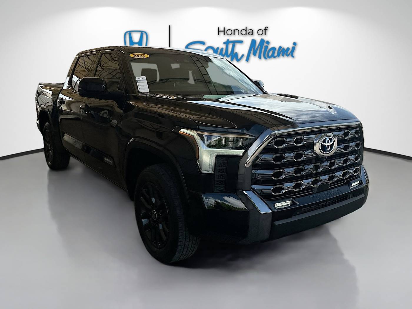 2024 Toyota Tundra Hybrid Platinum — Pickup Truck — 29,443 mi — Miami, FL