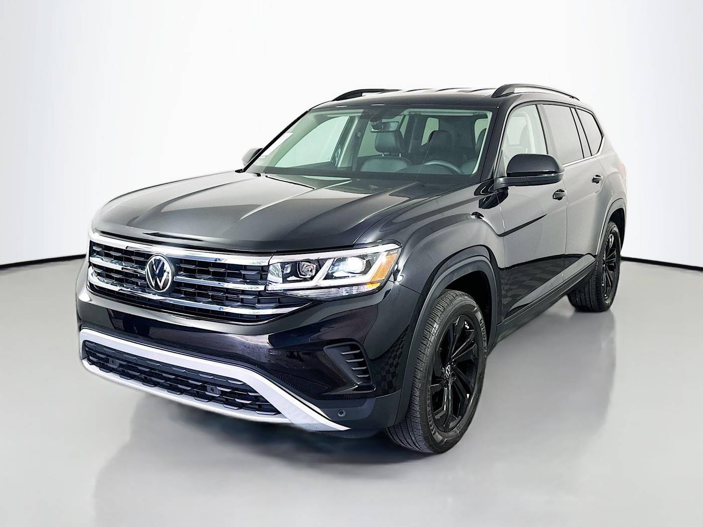 2023 Volkswagen Atlas SE with Technology — SUV — 29,614 mi — Miami, FL