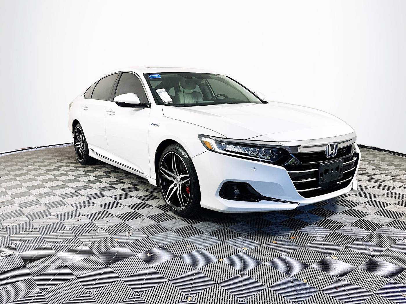 2022 Honda Accord Hybrid Touring — Sedan — 15,160 mi — Miami, FL