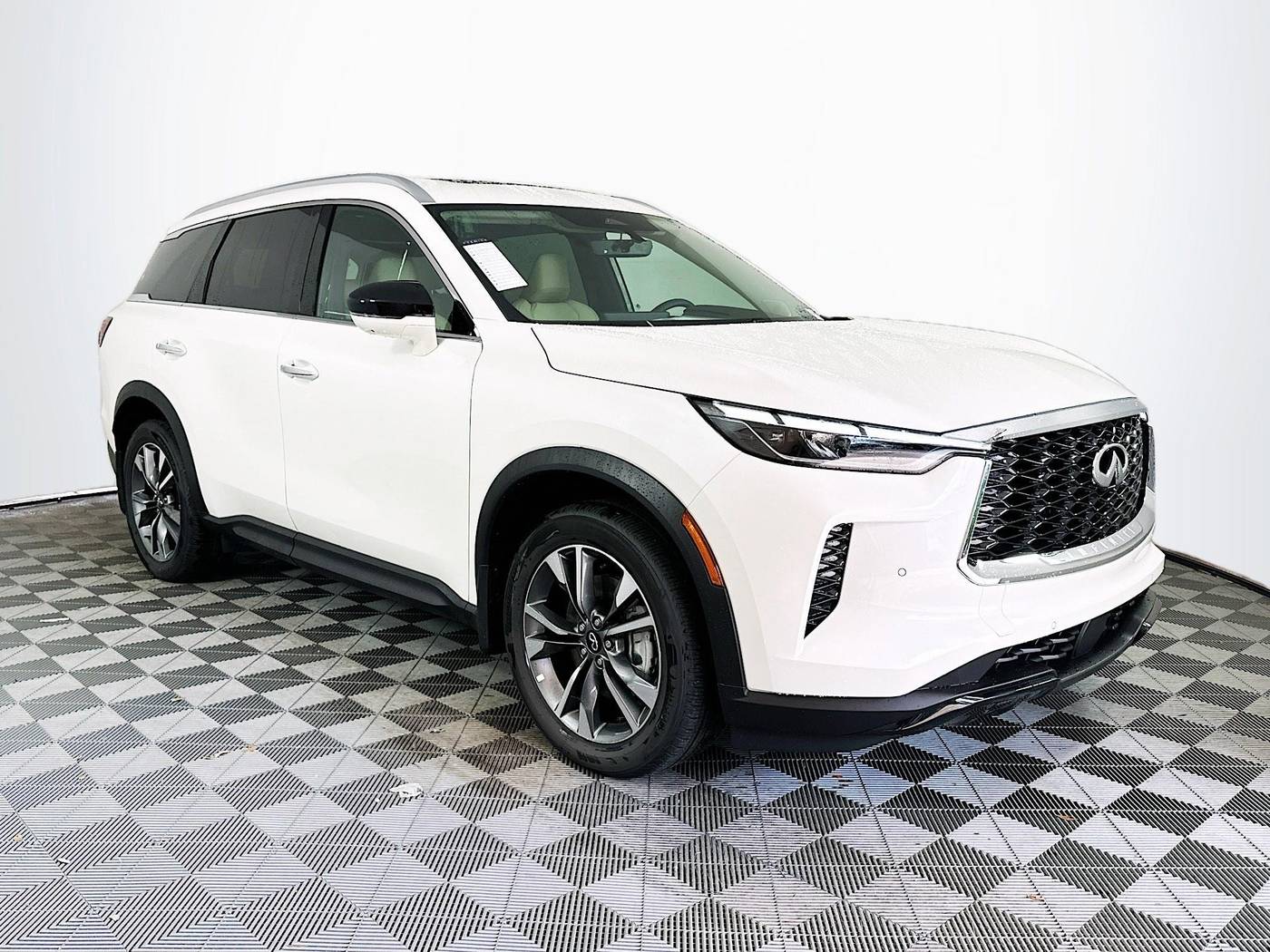 2025 INFINITI QX60 LUXE — SUV — 6,399 mi — Palmetto Bay, FL