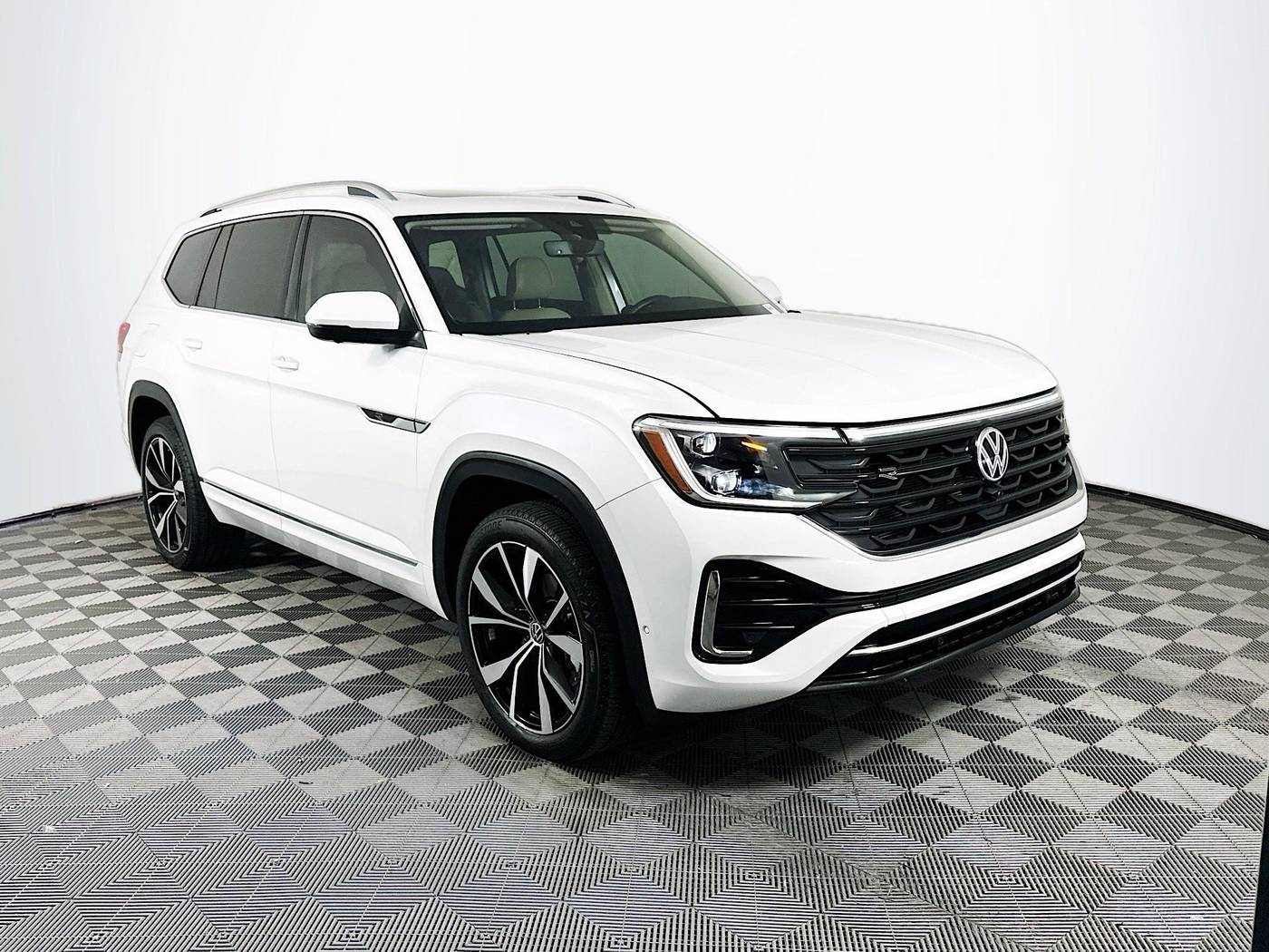 2024 Volkswagen Atlas SEL Premium R-Line — SUV — 13,100 mi — Palmetto Bay, FL