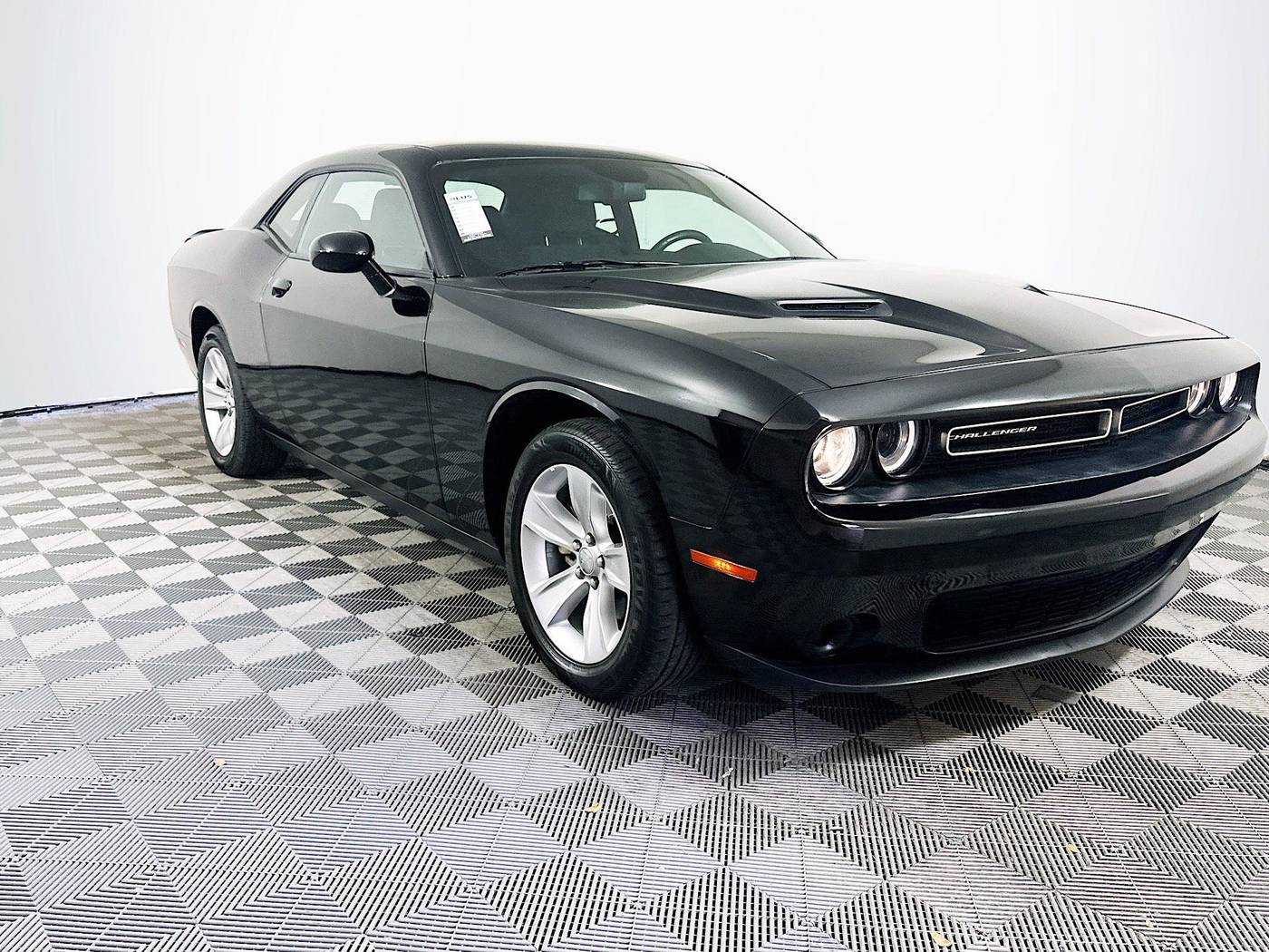 2023 Dodge Challenger SXT — Coupe — 43,957 mi — Palmetto Bay, FL