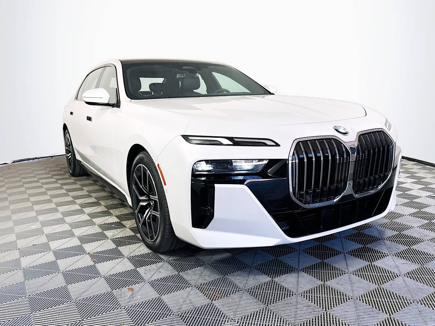 2025 BMW 7 Series 740i — Sedan — 9,863 mi — Palmetto Bay, FL