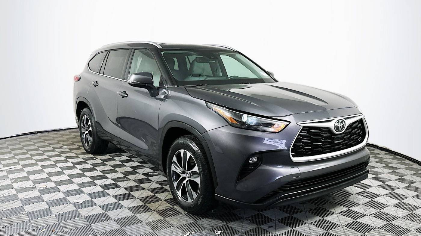 2022 Toyota Highlander XLE — SUV — 28,386 mi — Palmetto Bay, FL