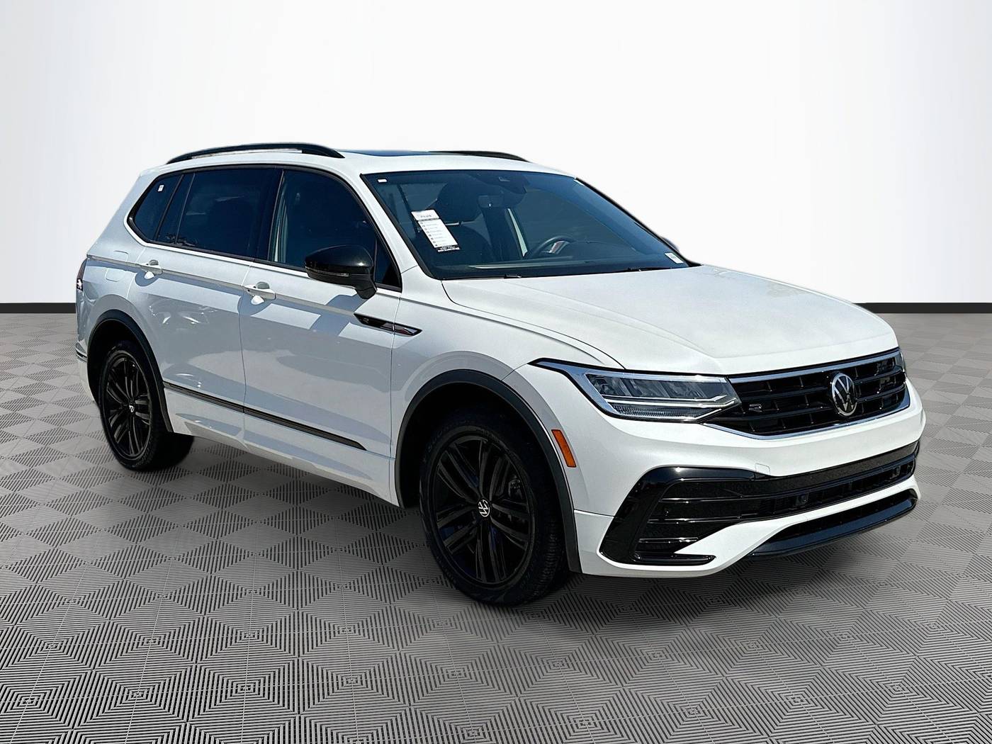 2022 Volkswagen Tiguan SE R-Line Black — SUV — 24,310 mi — Pompano Beach, FL