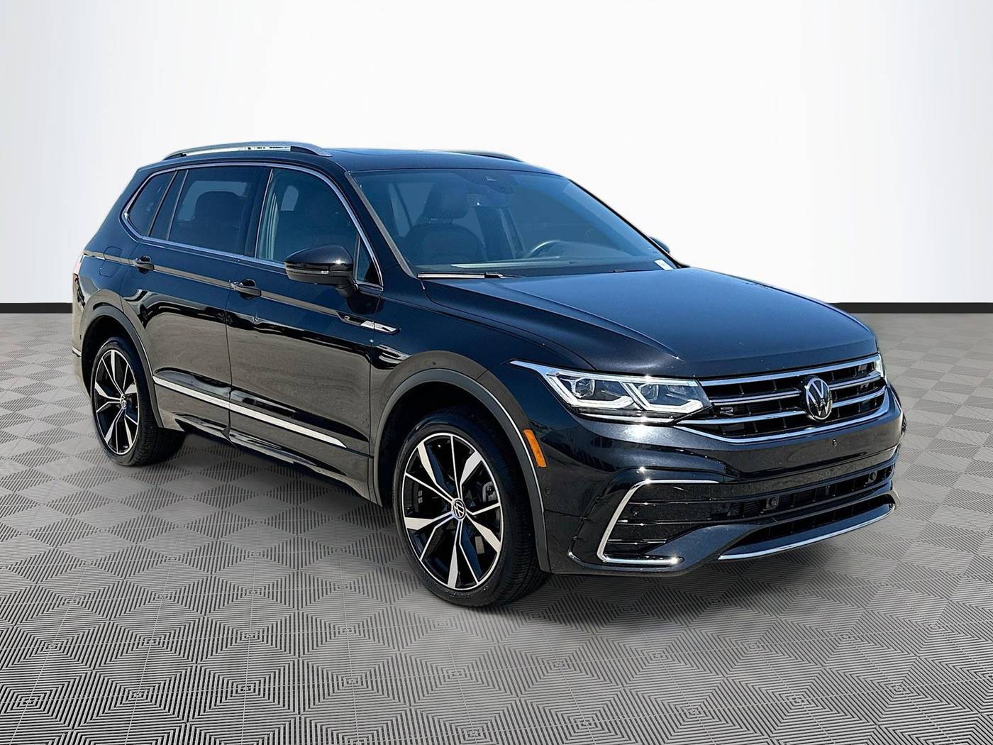 2024 Volkswagen Tiguan SEL R-Line — SUV — 6,458 mi — Pompano Beach, FL