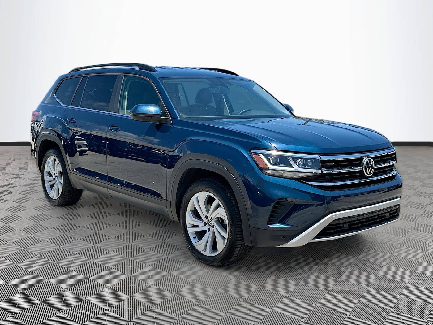 2022 Volkswagen Atlas SE with Technology — SUV — 50,999 mi — Pompano Beach, FL