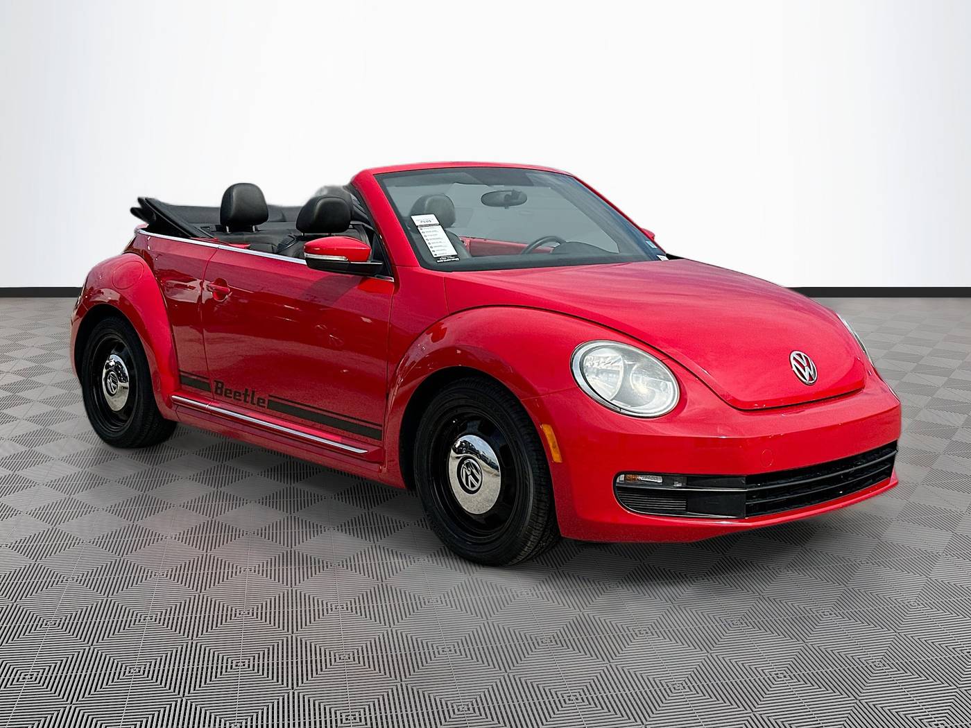 2014 Volkswagen Beetle 2.5 — Convertible — 35,537 mi — Pompano Beach, FL