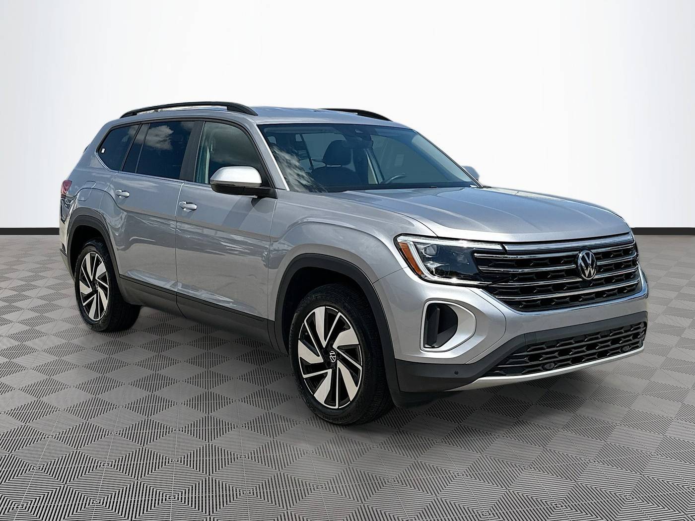2024 Volkswagen Atlas SE with Technology — SUV — 25,266 mi — Pompano Beach, FL