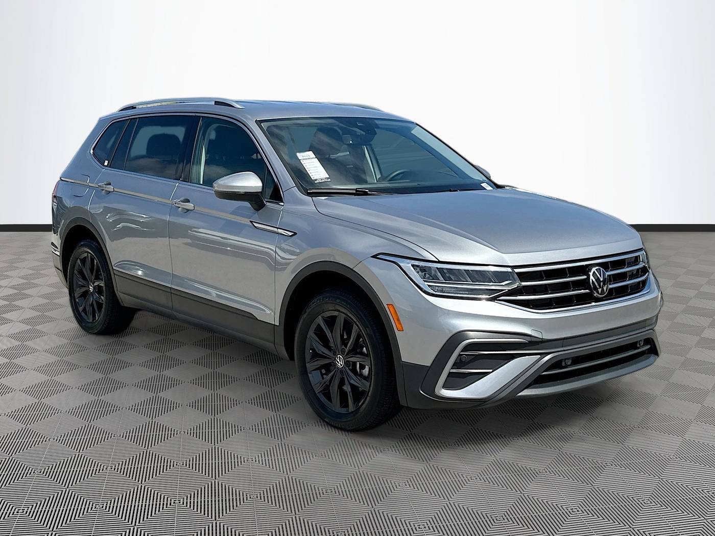 2024 Volkswagen Tiguan SE — SUV — 2,794 mi — Pompano Beach, FL