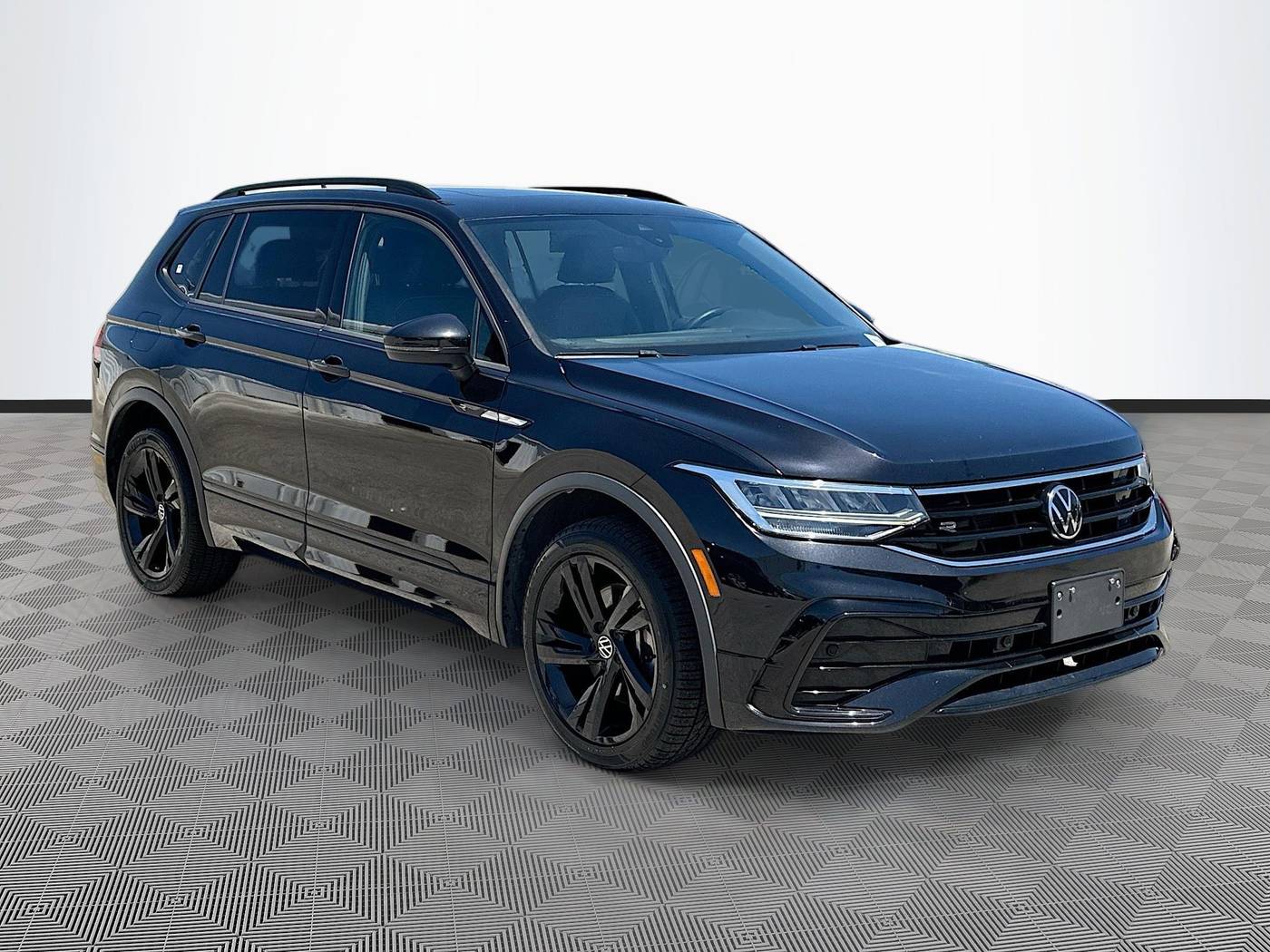 2023 Volkswagen Tiguan SE R-Line Black — SUV — 65,658 mi — Pompano Beach, FL