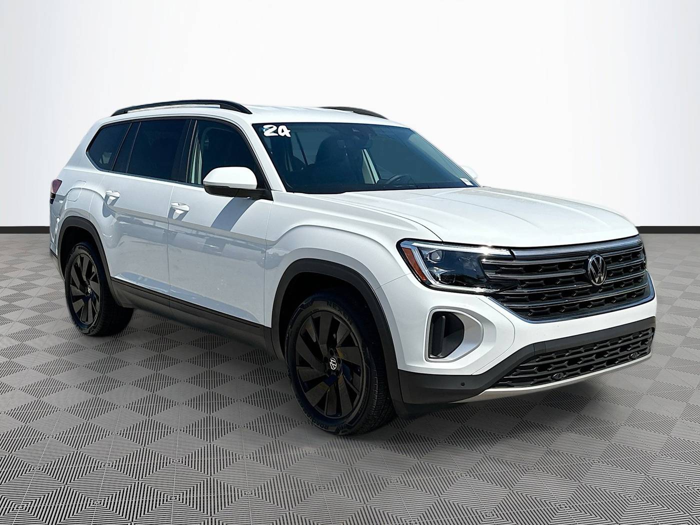2024 Volkswagen Atlas SE with Technology — SUV — 8,846 mi — Pompano Beach, FL