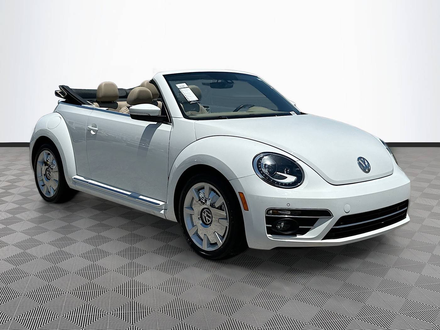2019 Volkswagen Beetle SE — Convertible — 26,788 mi — Pompano Beach, FL