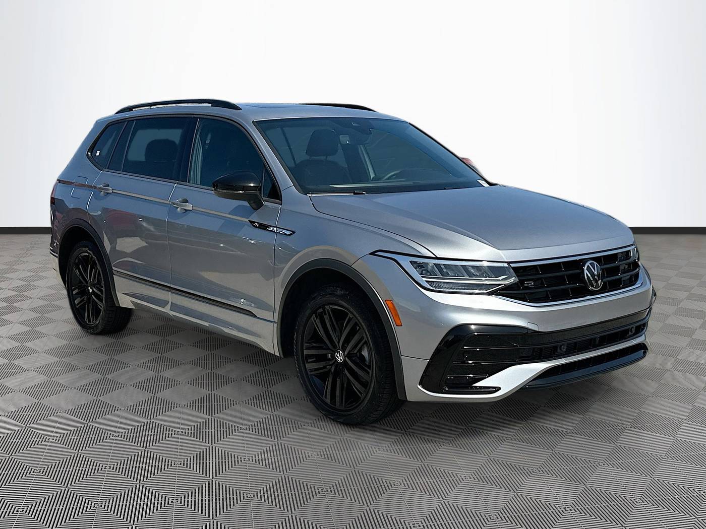 2022 Volkswagen Tiguan SE R-Line Black — SUV — 24,575 mi — Pompano Beach, FL