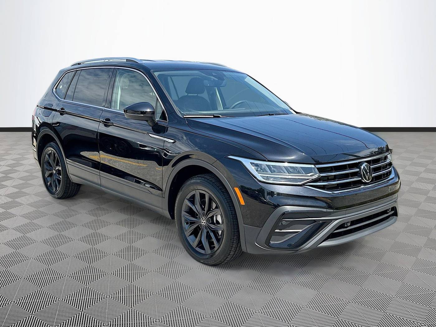 2024 Volkswagen Tiguan SE — SUV — 15,131 mi — Pompano Beach, FL