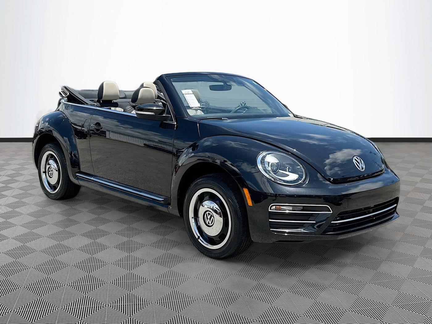 2018 Volkswagen Beetle Coast — Convertible — 25,150 mi — Pompano Beach, FL