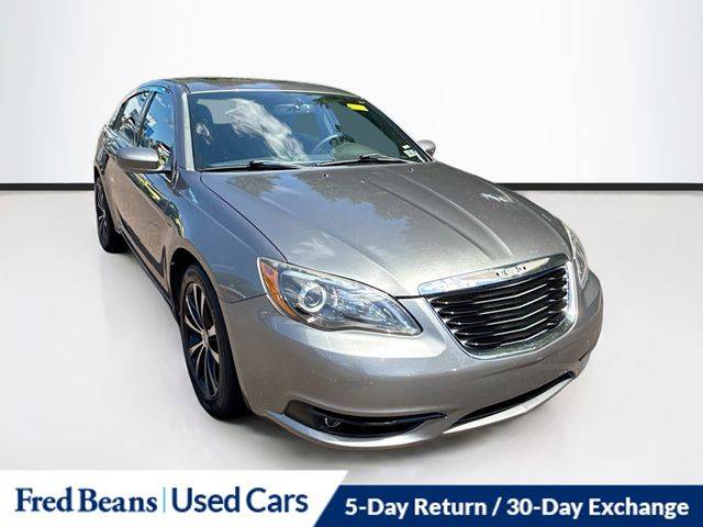 2013 Chrysler 200 Touring — Sedan — 125,116 mi — Willow Grove, PA