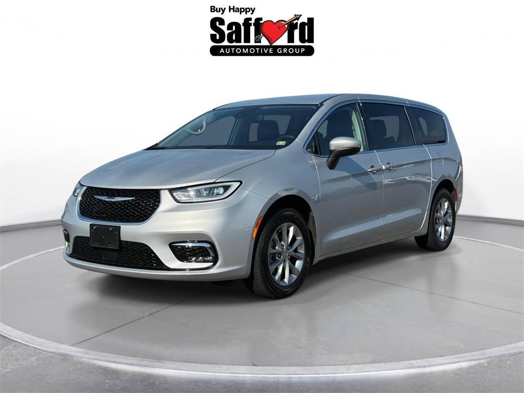 2023 Chrysler Pacifica Touring L — Minivan — 84,210 mi — Fredericksburg, VA