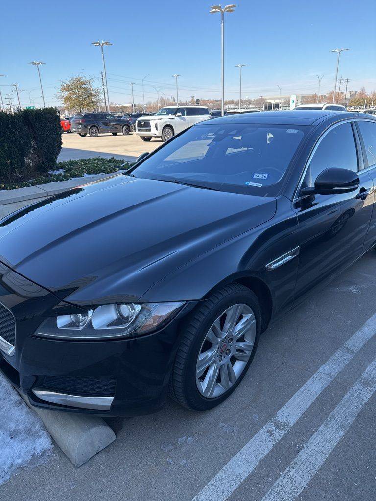 2017 Jaguar XF Standard