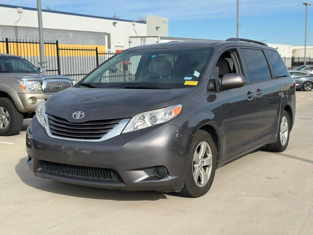 2015 Toyota Sienna LE — Minivan — 119,367 mi — Grapevine, TX