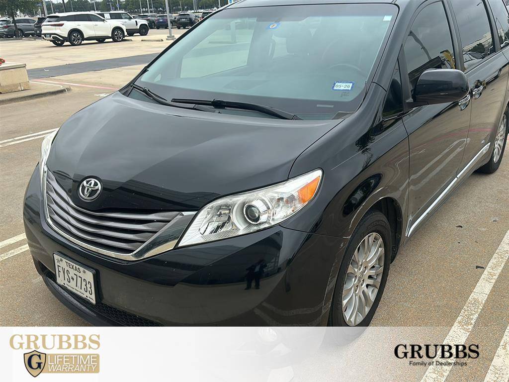 2015 Toyota Sienna XLE Premium — Minivan — 102,381 mi — Grapevine, TX